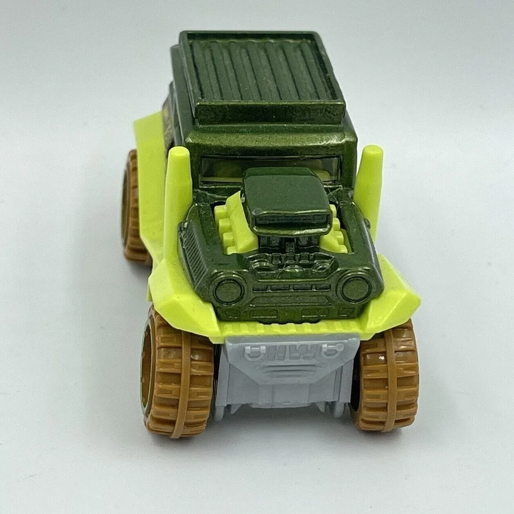 2012 Hot Wheels Jungle Rally BAD MUDDER 2 (Green)